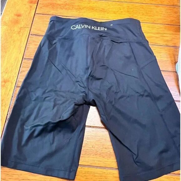 EU Calvin Klein Black & White Stretch Shorts Size Medium #SUM 17 - Picture 2 of 6